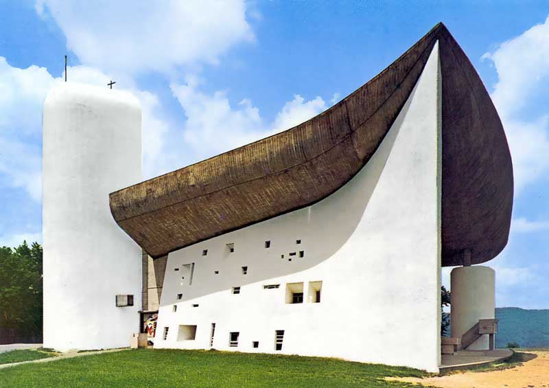 Ronchamp-chapelle-ND-du-Haut-par-Le-Corbusier