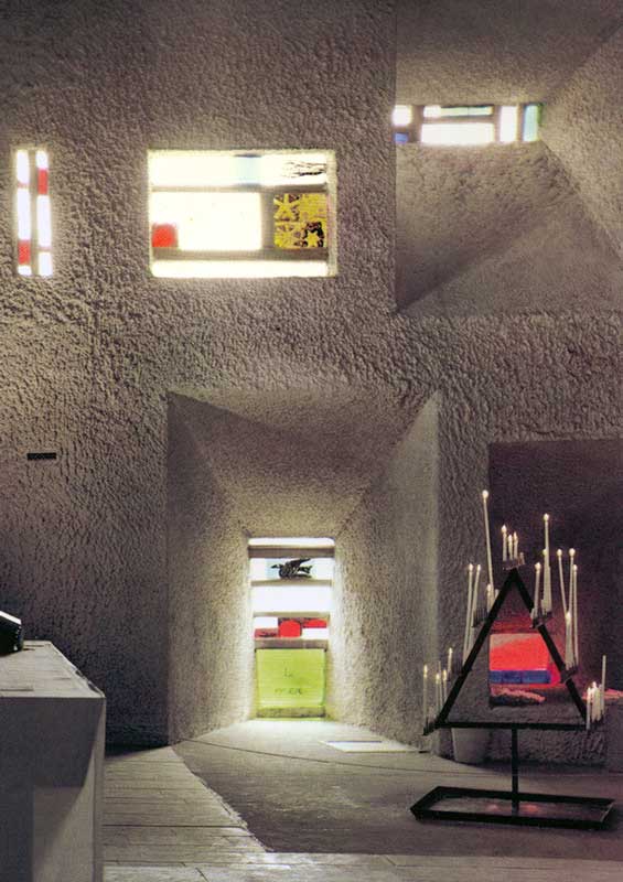 Ronchamp-chapelle-ND-du-Haut-par-Le-Corbusier