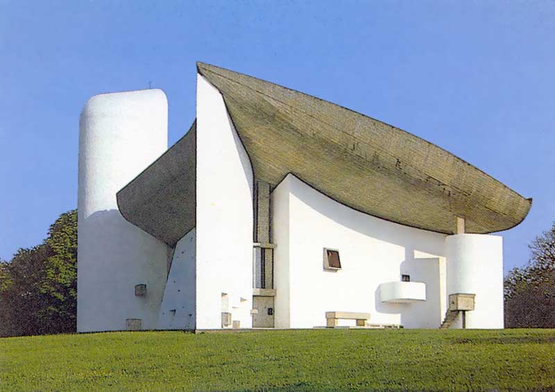 Ronchamp-chapelle-ND-du-Haut-par-Le-Corbusier