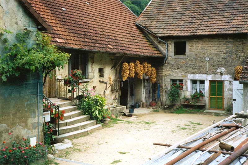 Baume-les-Messieurs-vieille-maison-rurale