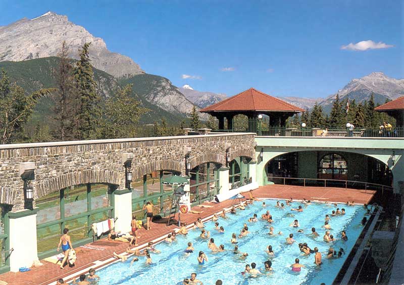 Banff : la piscine de Cave & Basin au temps
                    de son activité