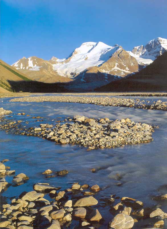 Suwapta
                  River, issue du Glacier Athabasca