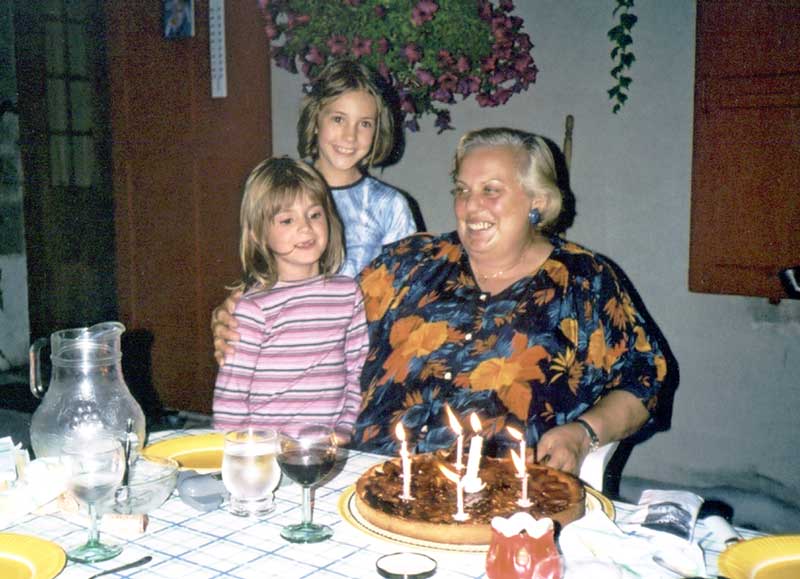 Couty : Marie-France fête son anniversaire avec ses
              petites-filles