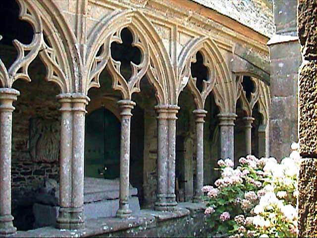 Cloître de la cathédrale Saint Thugdual