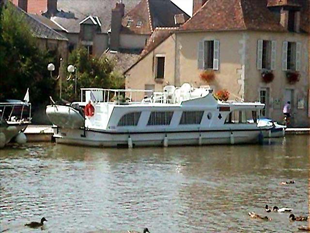 Briare-houseboat