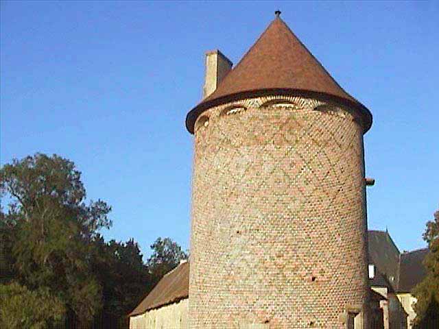 Tour
                du château de Riou