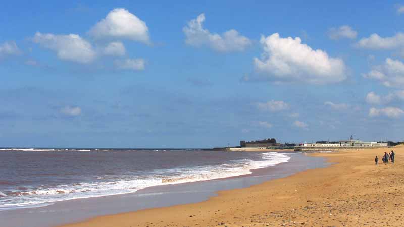 La plage de
        Souira Kedima