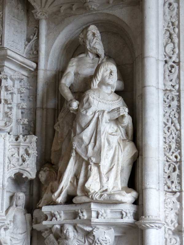 Portail de l'église Santa Maria : le Roi Manuel
                  Ier