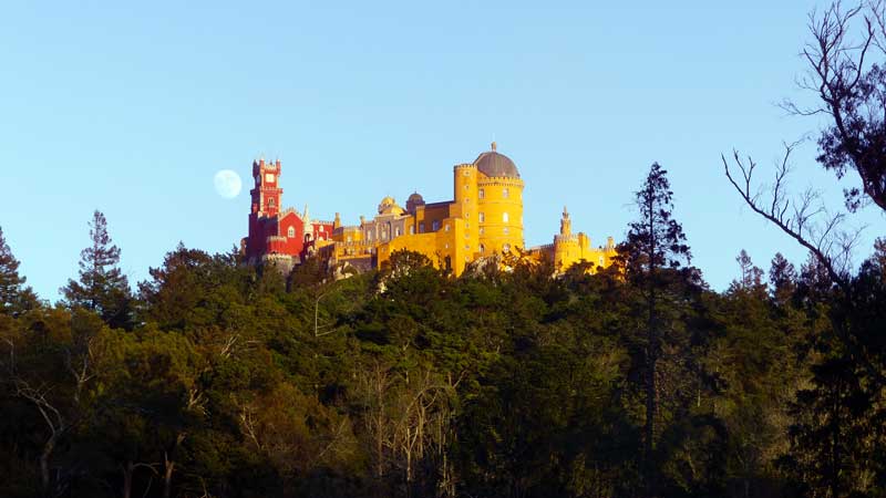 Le château da Pena au soleil couchant