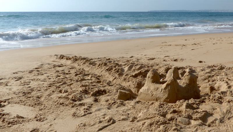 Praia dos Tres Irmaos : le chateau de sable d'Hermione