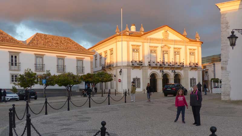 Faro : Largo da Se et Camera do Municipio