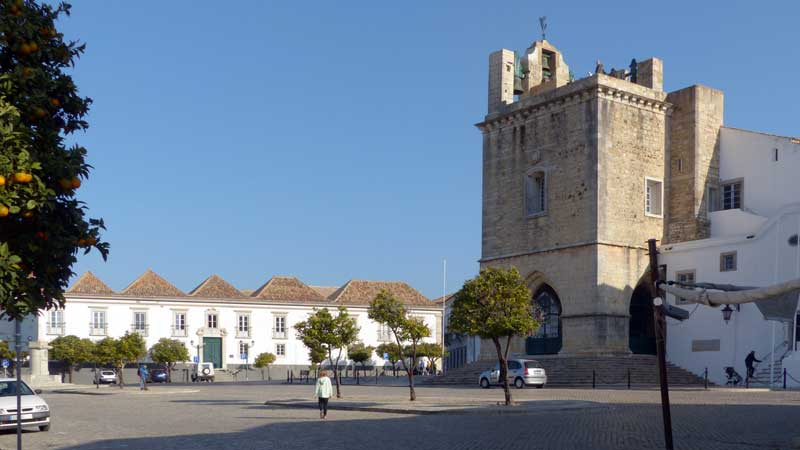 Faro-palais-episcopal-et-cathedrale