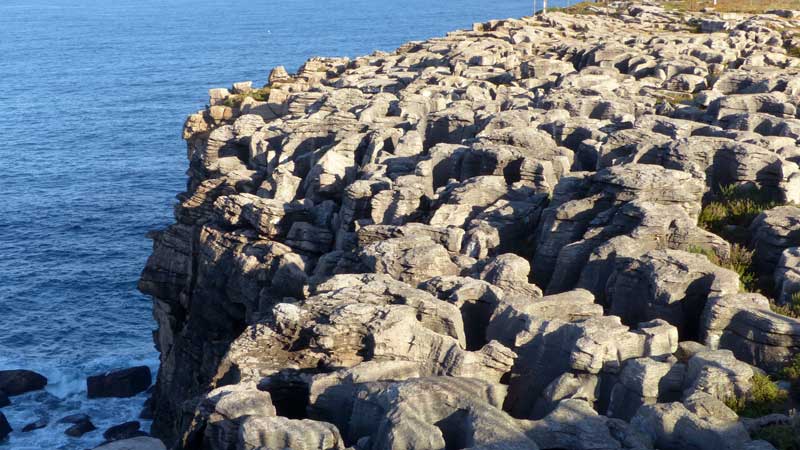 Peniche :
            les rochers sculptés du Cap Carvoeiro