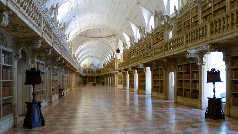 Mafra : la grande salle de la Bibliothèque