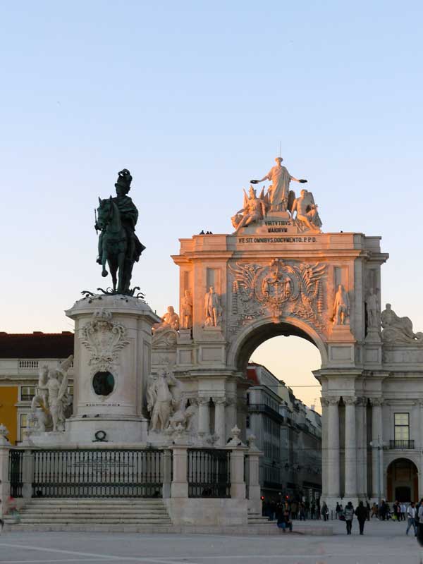 Lisboa Praca do Comercio le roi Joseph 1er et
                    Arco