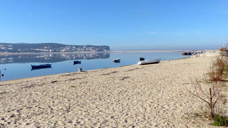 Foz-de-Arelho-bout-de-la-lagoa-de-Obidos-et-la-barre-de-sable