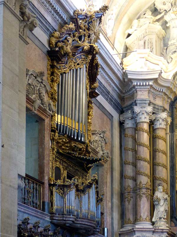 Igreja dos Clérigos : orgues jumeaux du
                    choeur