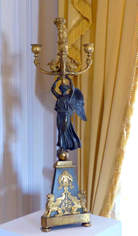 Quinta-de-Macieirinha-chandelier