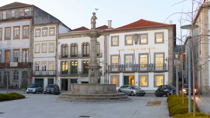 Viana-do-Castelo : la palce de Mercure
