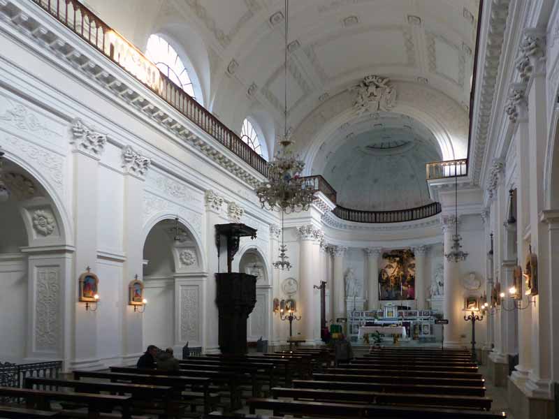 Valentia : nef de l'iglesia Sta- Maria degli
                  Angeli (XVIIIe)