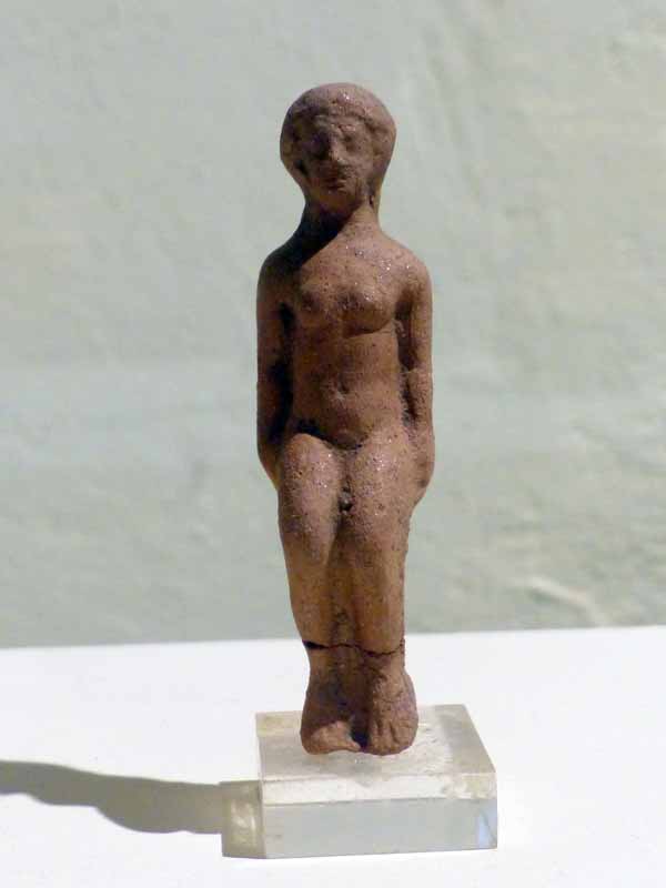 Vibo Valentia Museo Archeologico Nazionale
                  statuettte féminine en terre cuite