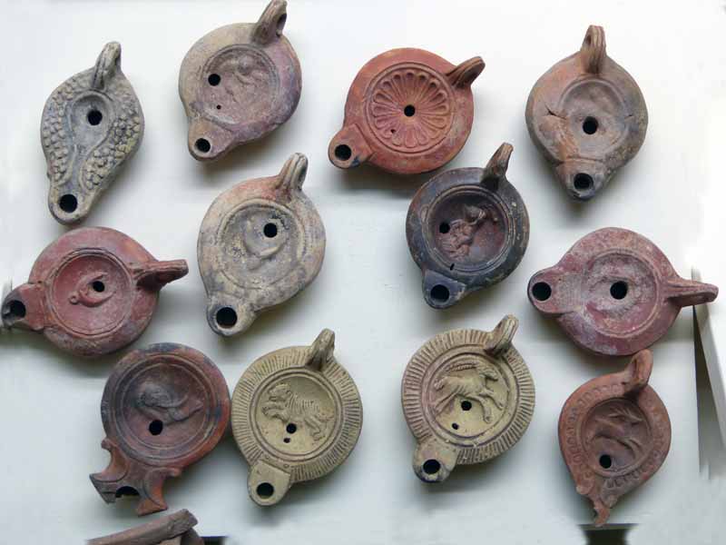 Vibo-Valentia-Museo-Archeologico-Nazionale-lampes-a-huile