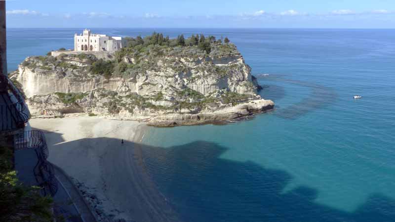 Tropea : l'Isola et la plage de Mare Piccolo