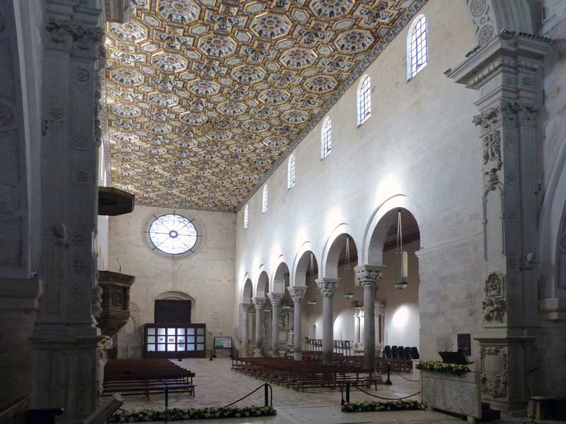 Otranto-nef-de-la-cathedrale
