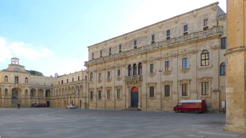 Piazza Duomo : Seminario et Episcopio