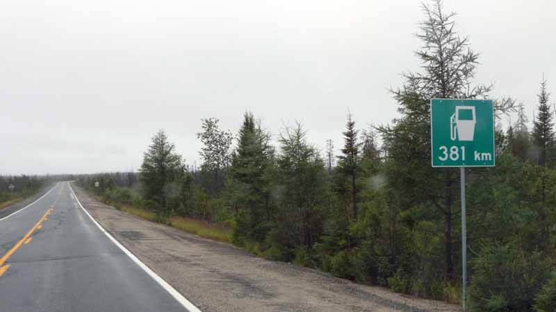 Route de la Baie-James : avertissement en quittant le
          Relais du Km 381