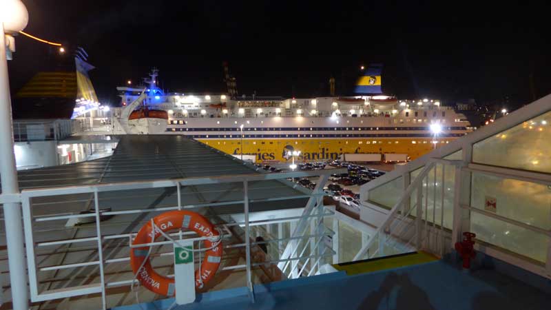 Embarquement sur le ferry à Toulon