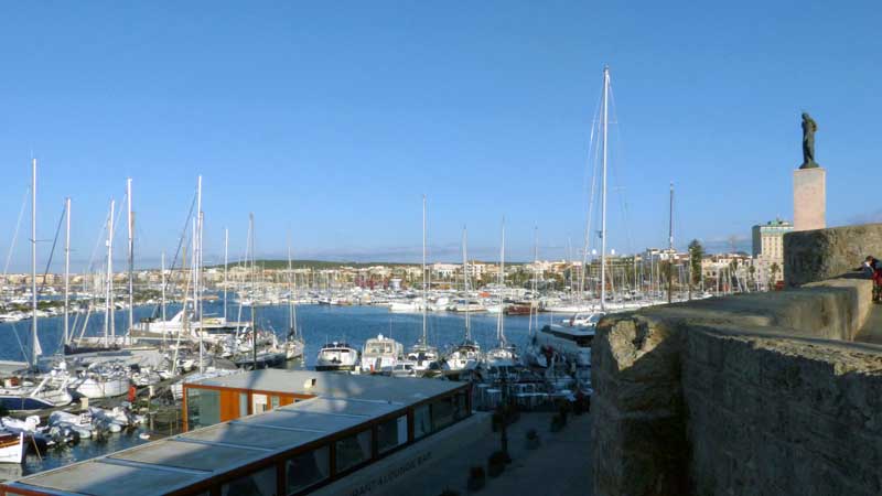 Bastion St Elm au-dessus du port