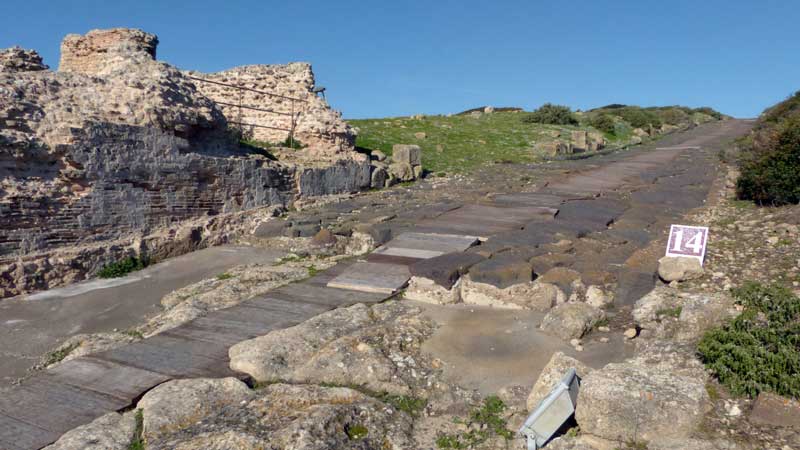 Le château d'eau depuis le Cardo Maximus