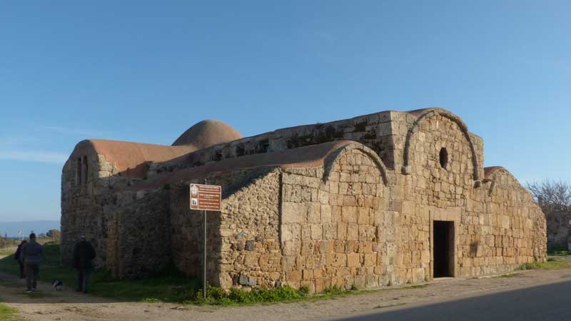 Façade de l'église de San-Giovanni-di-Sinis