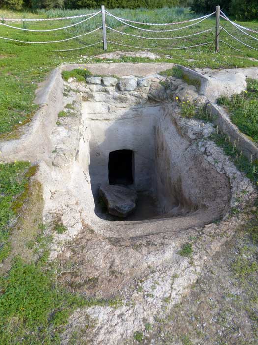 Entrée d'une tombe punique hypogéenne