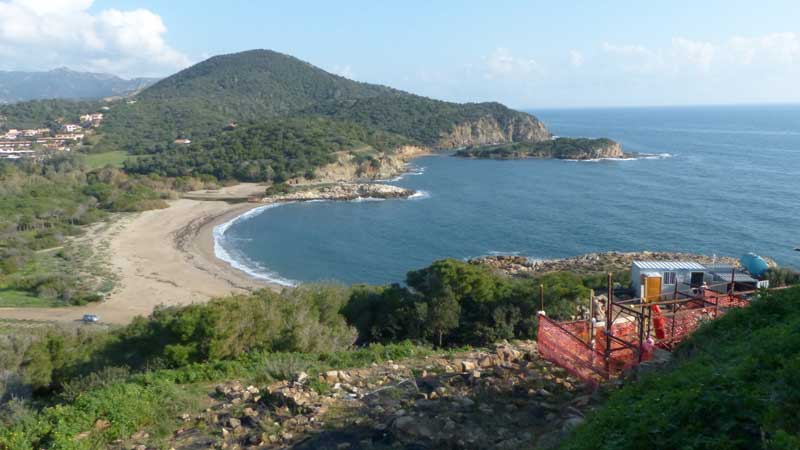 Plage Est depuis la tour de Chia