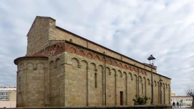 Côté gauche et abside de San-Simplicio d'Olbia