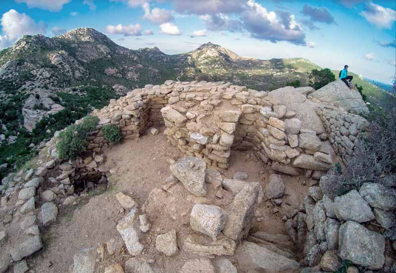 dans-la-tour-du-nuraghe Google