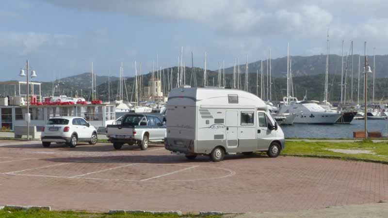 Cannigione-bivouac-sur-le-port