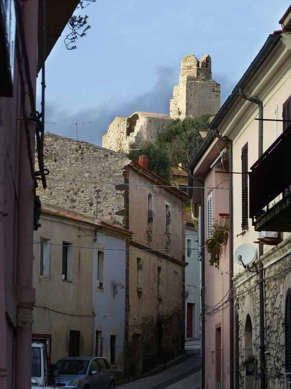 Montée au chateau de Chiaramonti