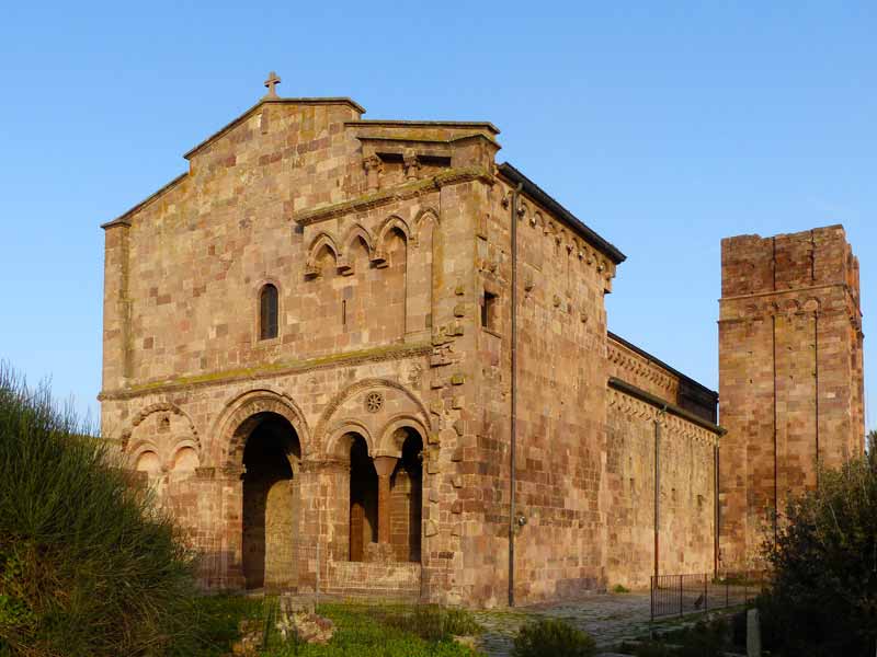 Sant'Antioco-di-Bisarcio-facade-et-clocher