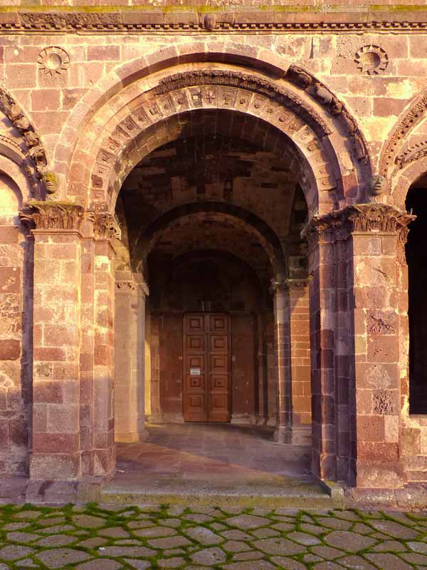 Porche de Sant'Antioco di Bisarcio