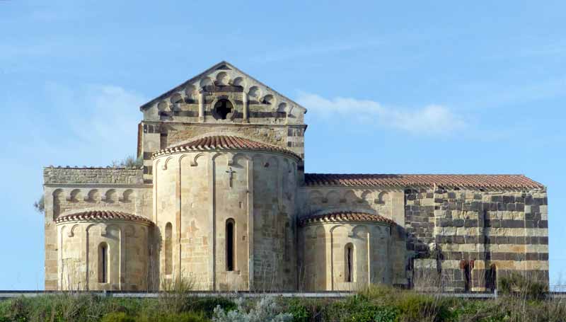 Abside
                de San-Michele-di-Salvenero