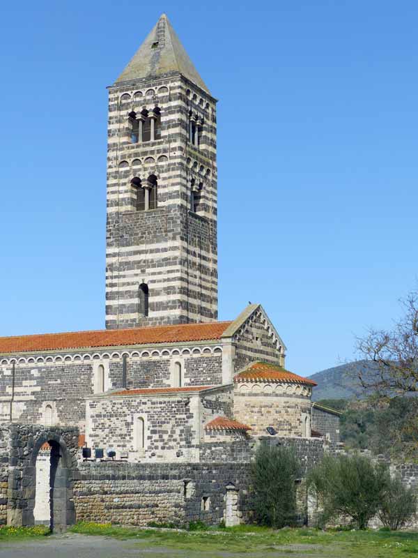 Santissima Trinita di Saccargia :
                      l'abbatiale