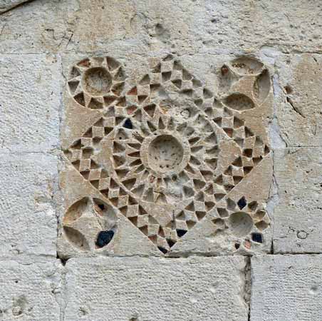 San-Michele-de-Plaiano-detail-de-la-facade