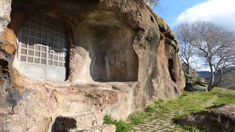 Necropoli di San'Andrea-Priu : entrée de la Tombe
                  du Chef