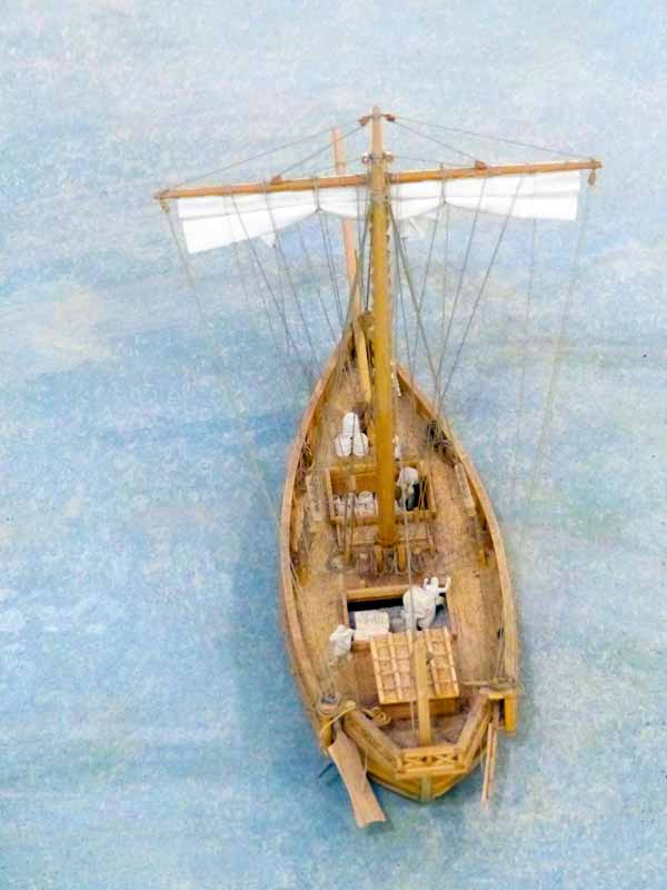 Maquette-de-navire-marchand-dans-le-port-d'Olbia