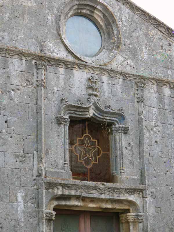Façade de la chiesa San Andrea de Sedini