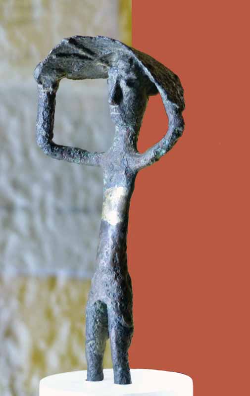 Museo Archeologico d'Ozieri : Il pugilatore statuette
              nuragique en bronze