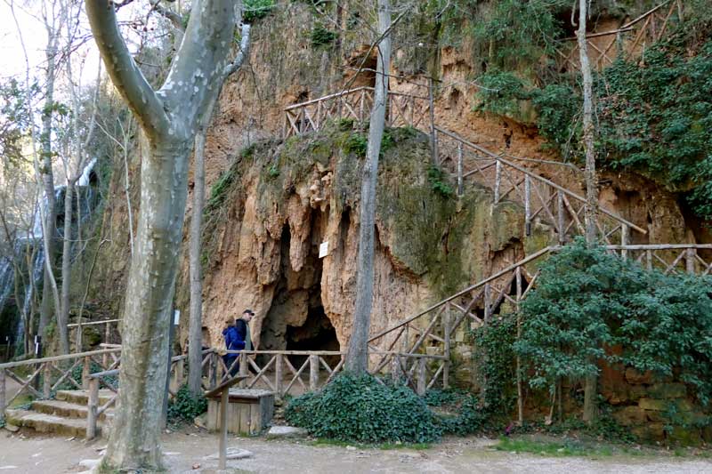 Monasterio-de-Piedra : grotte